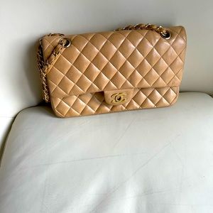 Chanel beige medium classic